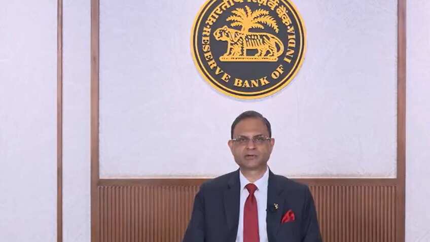 IDFC First Bank में फ्रॉड मामले पर RBI गवर्नर का बड़ा बयान, कहा- मामले पर नजर है, यह कोई सिस्टमेटिक इश्यू नहीं