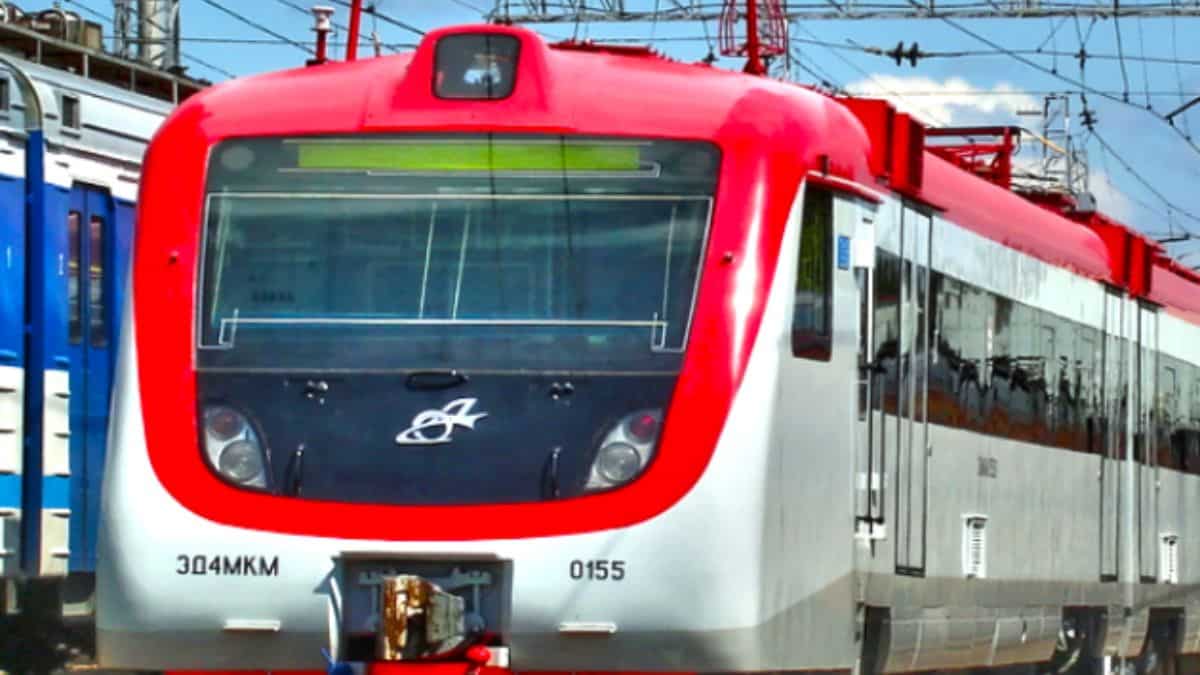 6 महीने में 95% रिटर्न देने वाली कंपनी को रेलवे से मिला बड़ा ऑर्डर, सोमवार को शेयर में हलचल तय