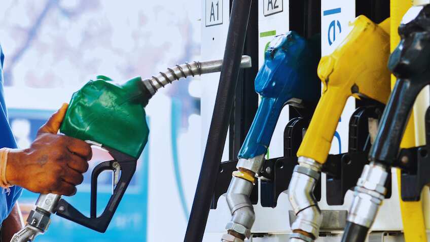 Petrol Diesel Price Today: टंकी फुल कराने से पहले चेक करें 5 मार्च के रेट, आपके शहर में कितना महंगा-सस्ता हुआ पेट्रोल-डीजल?