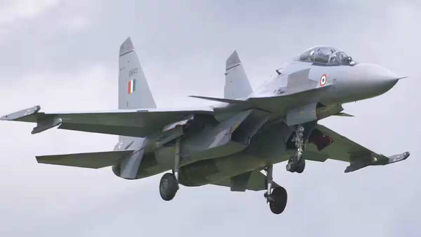 आसमान में कहां खो गया 'सुखोई-30'? IAF ने Su-30 MKI को 'Overdue' घोषित किया, शाम 7:42 बजे टूटा संपर्क, सर्च ऑपरेशन जारी 