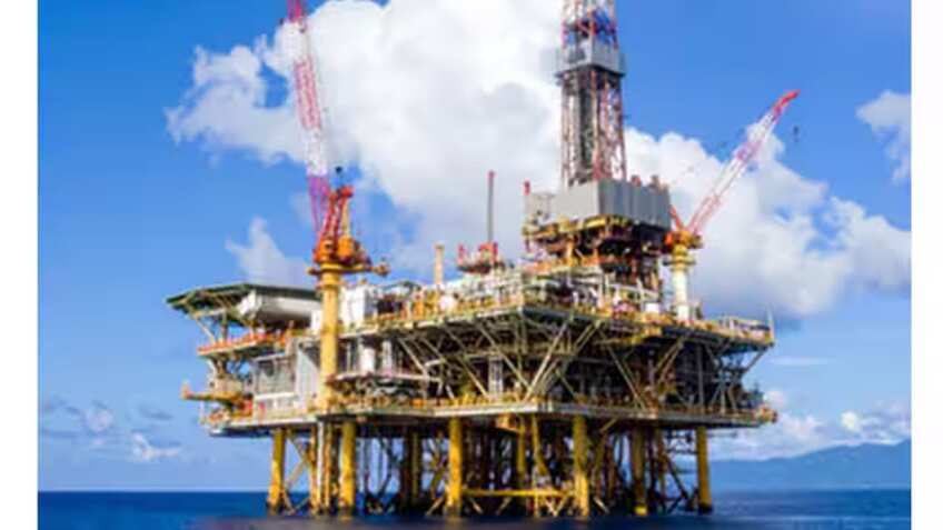 Crude Oil Price: कच्चे तेल में लगी आग! 24% की तगड़ी तेजी, 114 डॉलर प्रति बैरल के पार, क्रूड से आएगी मंदी?