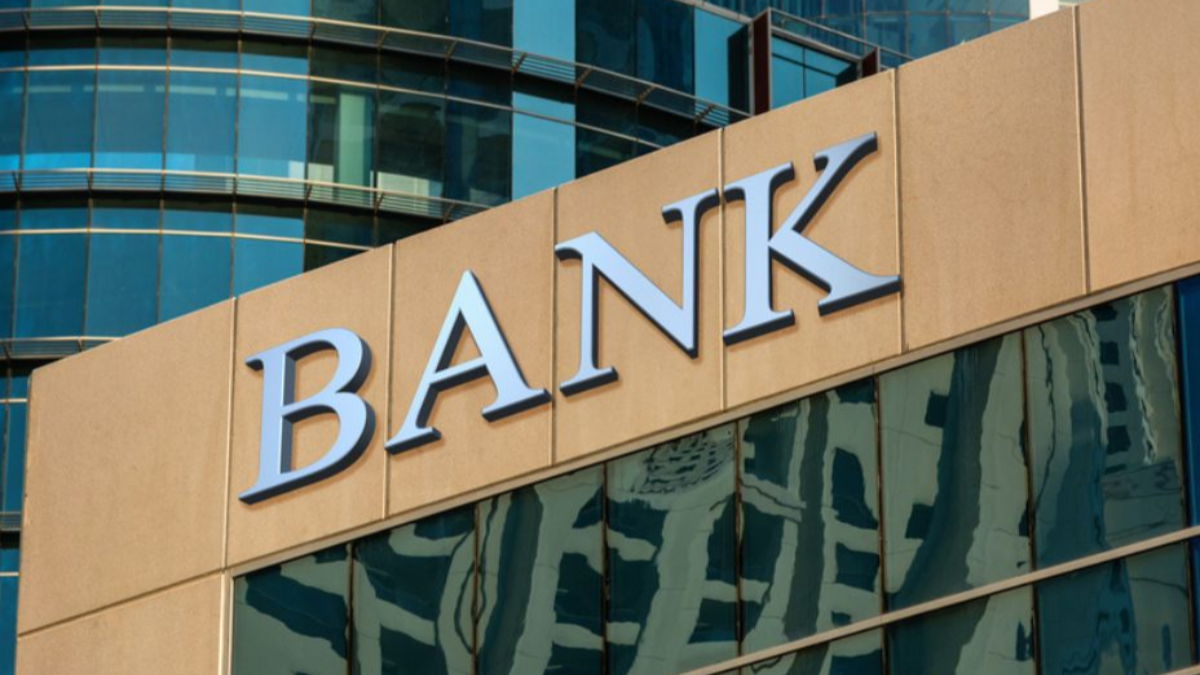 Banking Rule: आपकी एक छोटी सी चूक और बैंक अकाउंट पर जड़ जाएगा 'ताला', RBI के ये 5 कड़े नियम जान लें वरना पछताएंगे