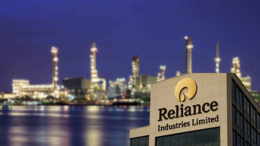Reliance Industries Share Price: US में ₹27 लाख करोड़ का मेगा प्लान! रिफाइनरी डील कैसे बन सकता है रिलायंस के लिए गेमचेंजर?