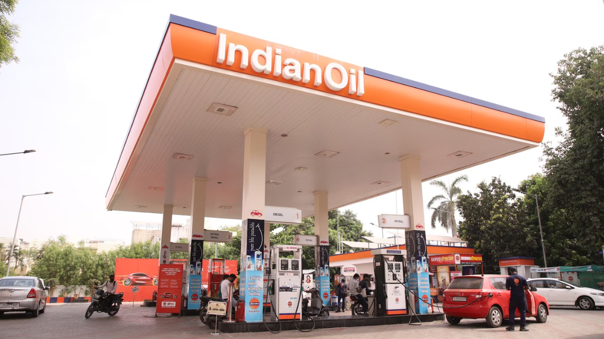 LPG, Petrol-Diesel Price Today: अब ऑटो गैस भी हो गया महंगा, इन शहरों पर पड़ेगा और दबाव; जानें गैस और तेल का ताजा भाव