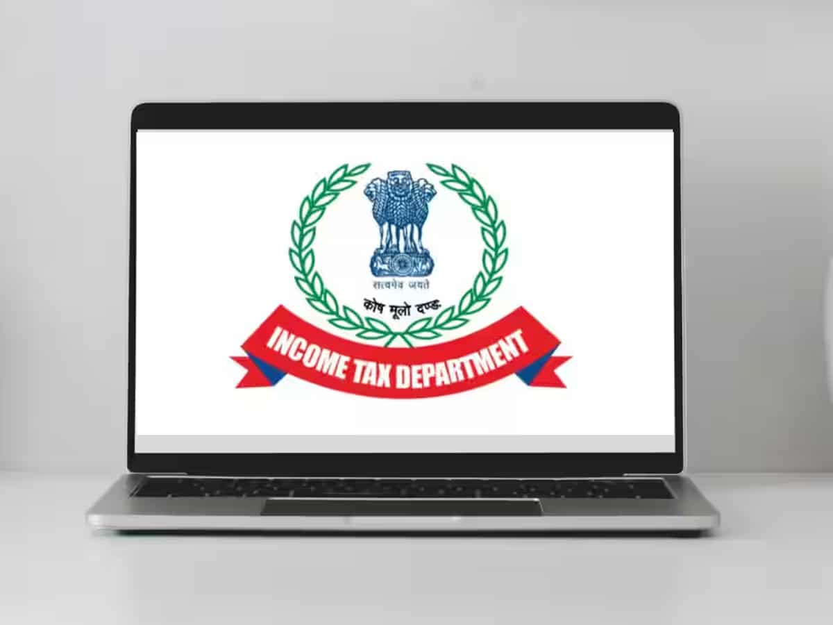 पुरानी टैक्स व्यवस्था चुनी तो क्या?