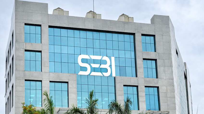 SEBI में बड़ी नियुक्ति: रिटायर्ड IDAS अधिकारी के.वी.आर. मूर्ति बने पूर्णकालिक सदस्य, 3 साल के कार्यकाल पर लगी मुहर