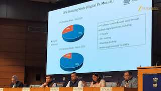 पेट्रोल-डीजल और LPG की किल्लत की खबरों पर आया सरकार का बयान, कहा- पैनिक बाइंग न करें, स्टॉक पूरा है!