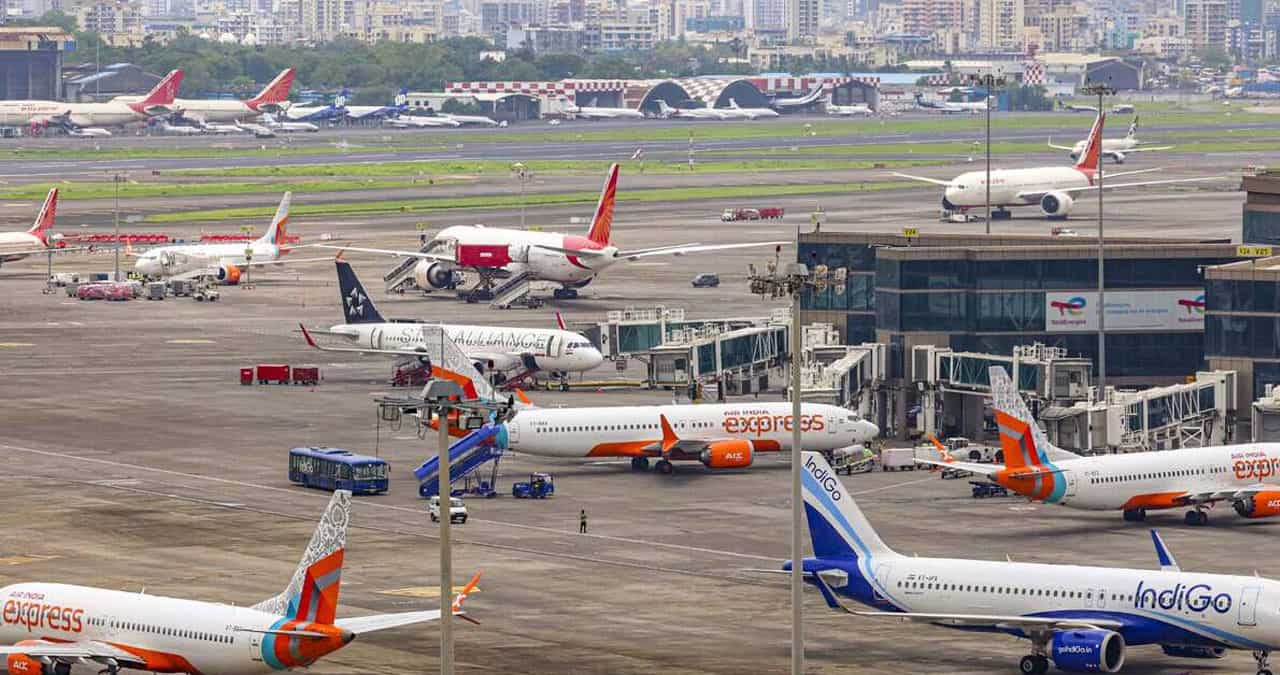 छुट्टी से पहले DGCA का यात्रियों को तोहफा, फ्लाइट में 60% सीटें फ्री ऑफ चार्ज, एक PNR पर साथ बैठेगी फैमिली