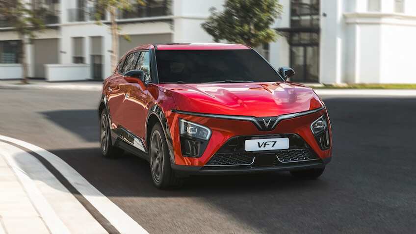 इस कंपनी की EV खरीदी तो 2029 नहीं देना होगा चार्जिंग का एक भी पैसा! जानिए आखिर क्या है ये ऑफर 