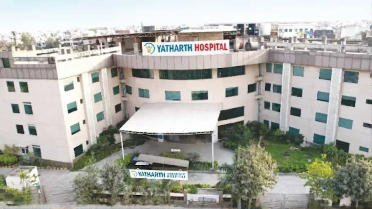 Yatharth Hospital Share Price