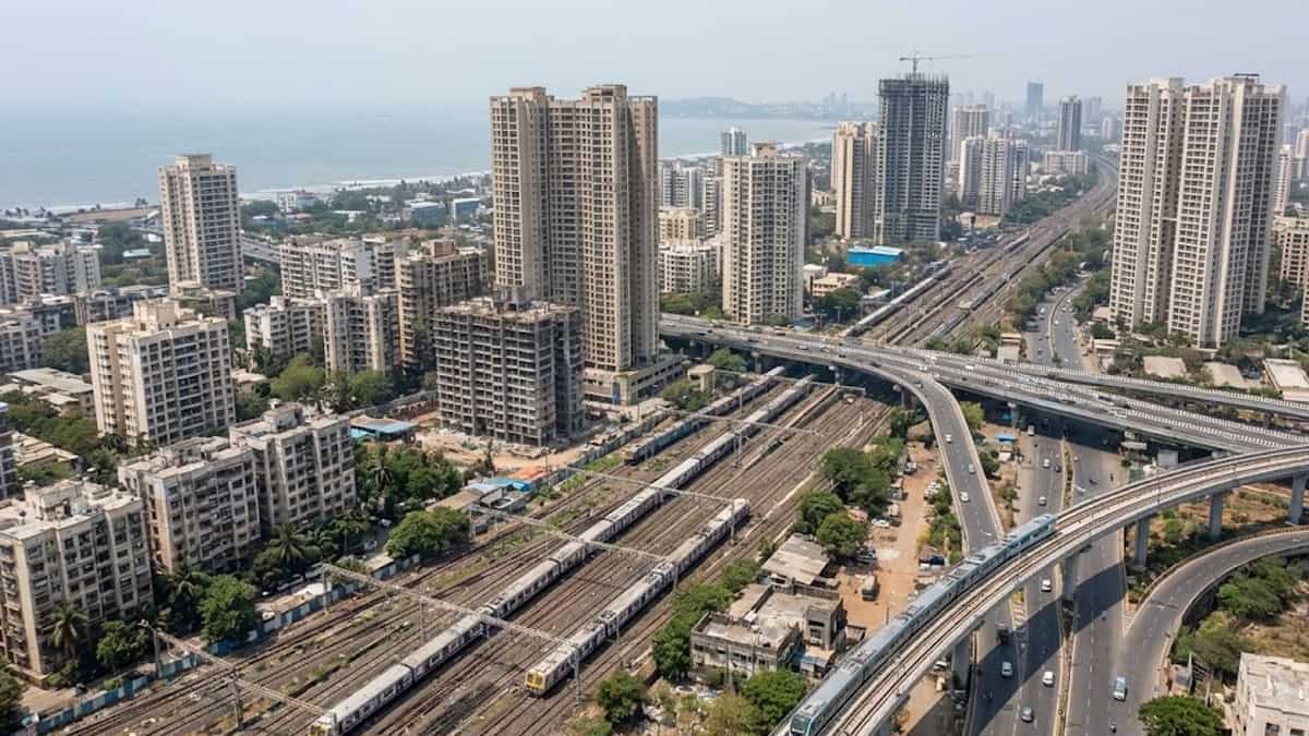 वेस्टर्न सबर्ब्स की हिस्सेदारी में उछाल 