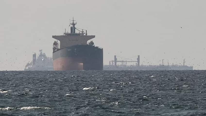 तेल पर मिली अमेरिकी छूट पर ईरान का दावा-'समुद्र में मौजूद नहीं कोई क्रूड, न ही है सरप्लस ऑयल'