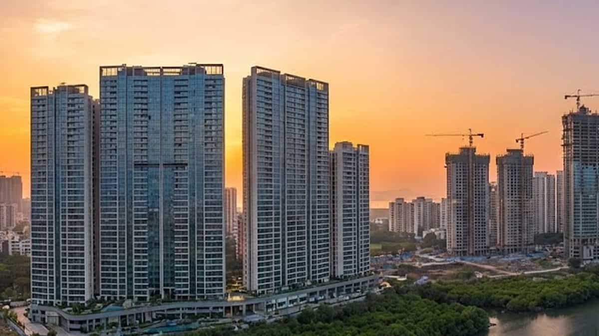 सप्लाई से नहीं मिल रहे खरीदार