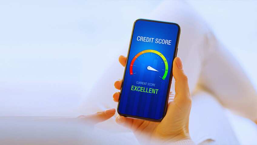 EMI भरने के बाद भी अचानक से गिर रहा Credit Score! तो ये 5 सीक्रेट कारण कर रहे गेम खराब