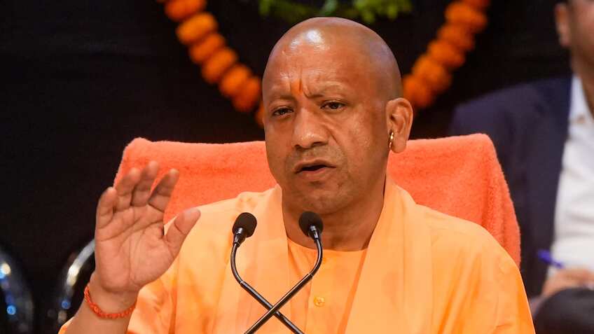 गैस के लिए लाइन नहीं, सीधे घर डिलीवरी: सीएम योगी ने अफवाहों पर लगाई लगाम