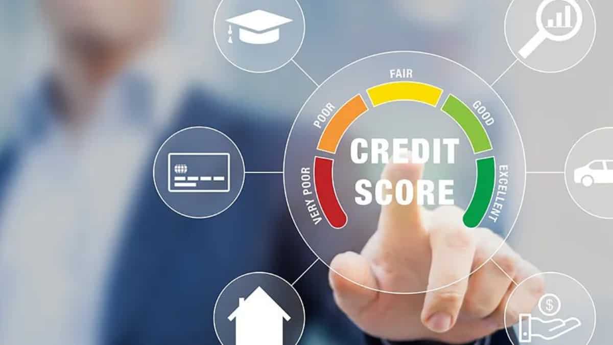 CIBIL Score कम या माइनस क्यों हो जाता है?