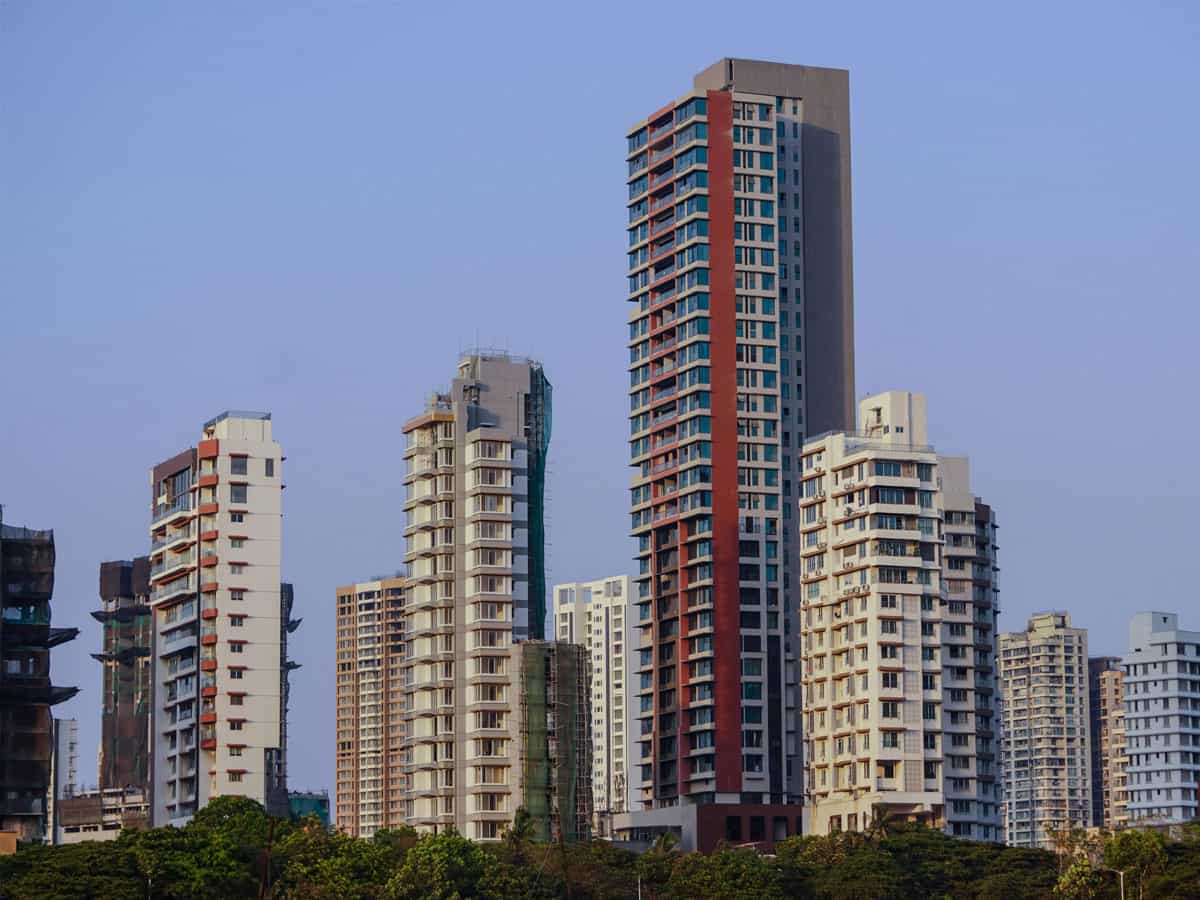 मिड सेगमेंट की हिस्सेदारी 54%