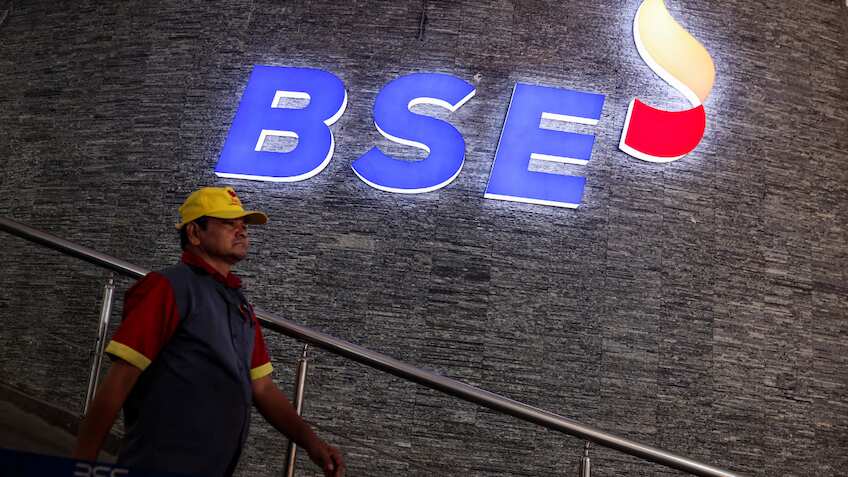 Stock Markets Highlights: शेयर बाजार जोरदार रिकवरी के साथ बंद, निफ्टी 23,100 के पार निकला; निवेशकों के खिले चेहरे