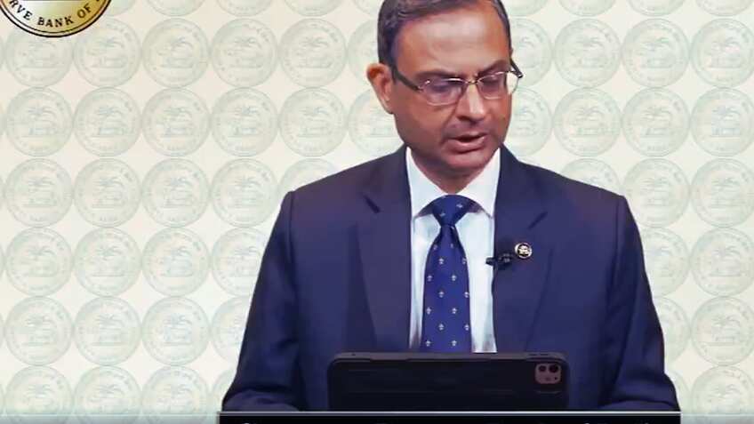 RBI ने ब्याज दरों में नहीं किया फिर कोई बदलाव,अब आपकी EMI पर इसका क्या होगा असर?