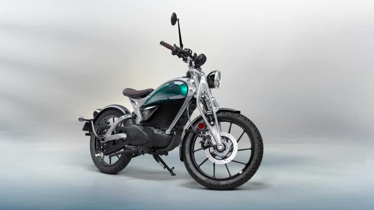 Royal Enfield की पहली इलेक्ट्रिक बाइक लॉन्च; सिंगल चार्ज पर 154 किमी की रेंज, जानें कीमत और फीचर्स
