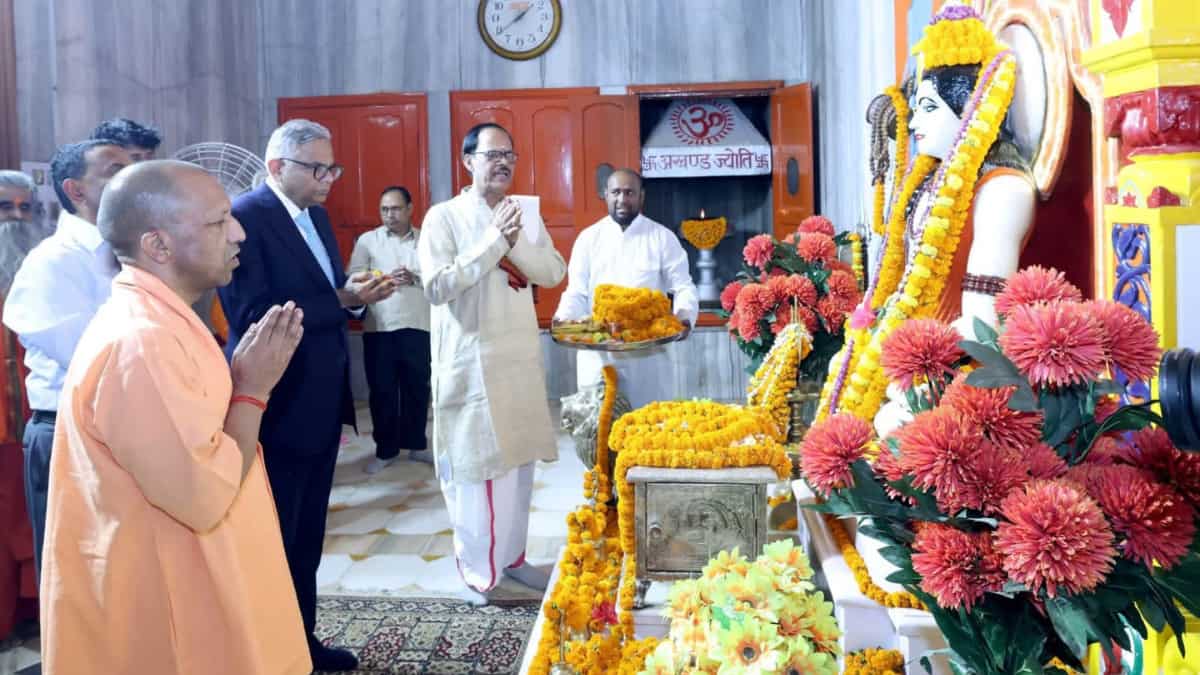 यूपी के सीएम से मिले टाटा ग्रुप के चेयरमैन एन. चंद्रेशखरन, राज्य के विकास को लेकर कही ये बातें 