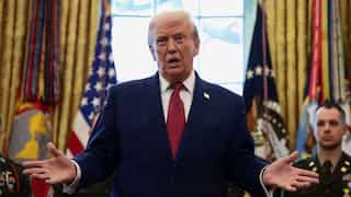 'ईरान को रोजाना लग रही 50 करोड़ डॉलर की चपत, खोलना चाहता है हॉर्मुज' अमेरिकी राष्ट्रपति डॉनल्ड ट्रंप का दावा