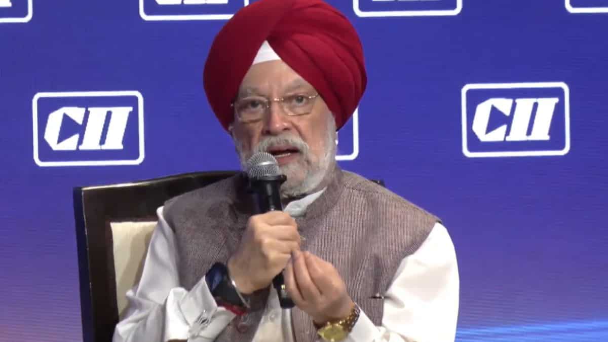 क्या अब महंगे होंगे पेट्रोल-डीजल? OMCs के ₹1 लाख करोड़ के घाटे पर सरकार सख्त; जेब पर बोझ बढ़ने के संकेत