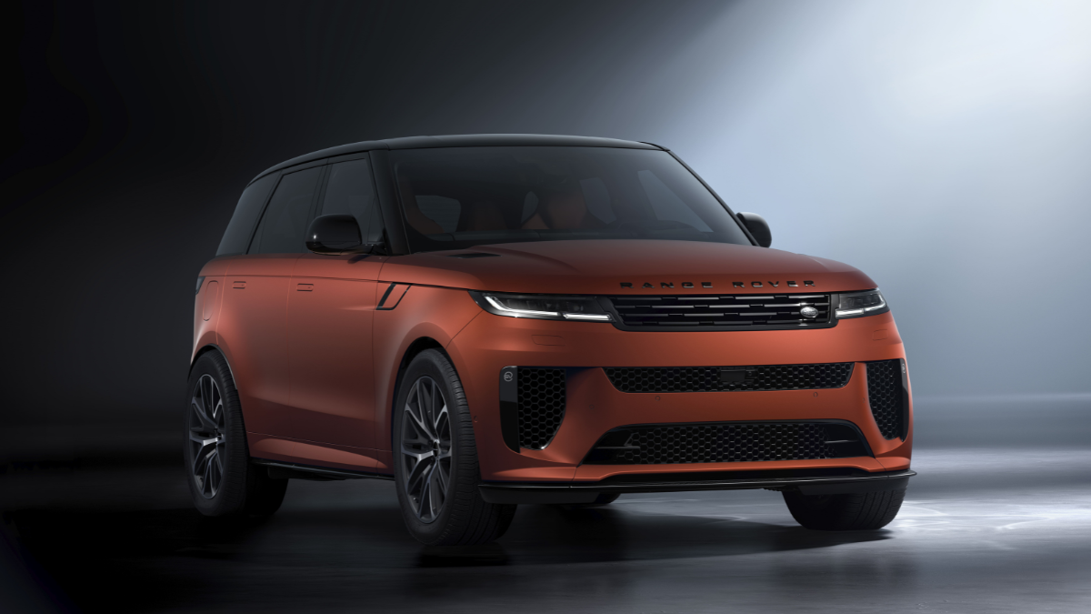 नई Range Rover Sport SV में पहली बार 6D डायनैमिक सस्पेंशन, जानें क्या है खास, कितनी है कीमत?