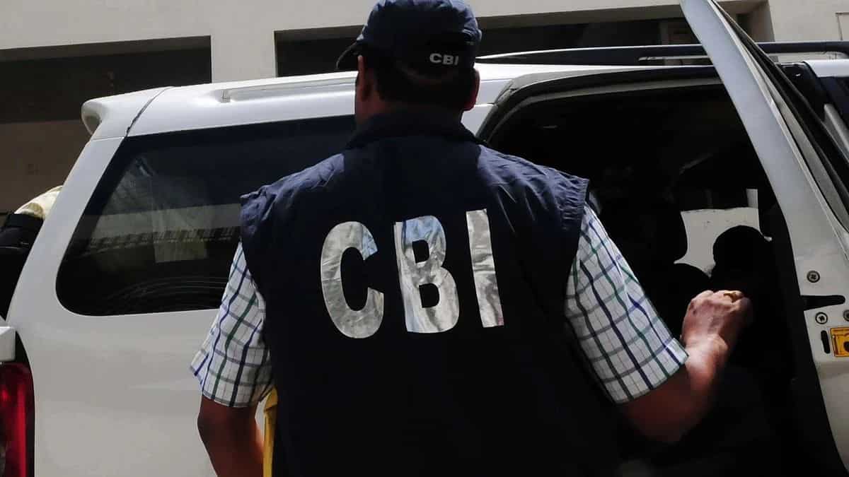 हरियाणा सरकार FD स्कैम मामले में IDFC First और AU स्मॉल फाइनेंस बैंक पर सर्च, 7 ठिकानों पर CBI की जांच