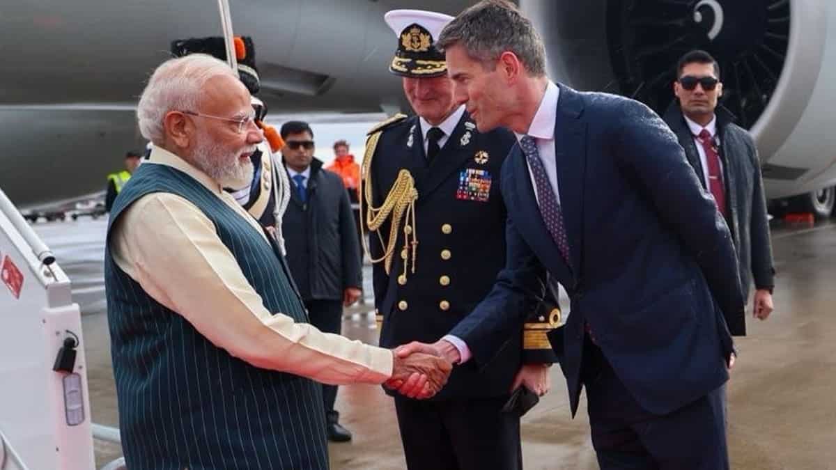नीदरलैंड्स पहुंचे पीएम मोदी, भारतीय समुदाय को करेंगे संबोधित, इन मुद्दों पर होगी दोनों देश के बीच बातचीत