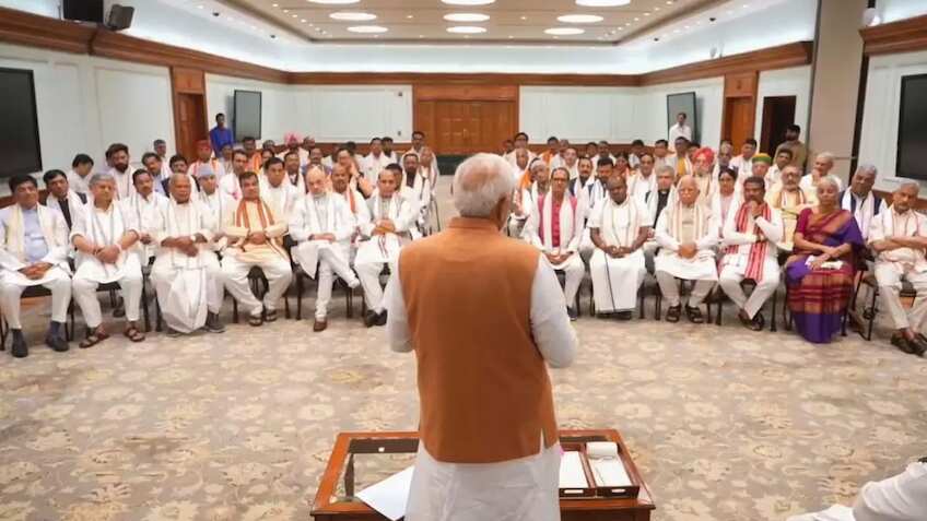 11 महीने बाद पीएम मोदी की मंत्रिपरिषद के साथ बैठक, 12 मंत्रालय देंगे प्रेजेंटेशन, इन मुद्दों पर होगा फोकस