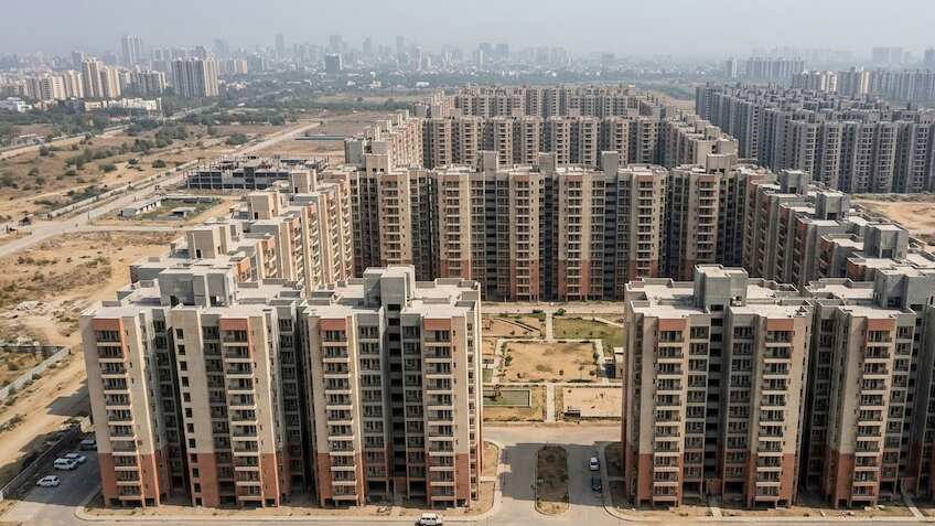 1500 अटके प्रोजेक्ट्स में फंसे 4.5 लाख घर खरीदार, EMI-किराया दोनों भरने को मजबूर, 55 हजार करोड़ रुपए की दरकार