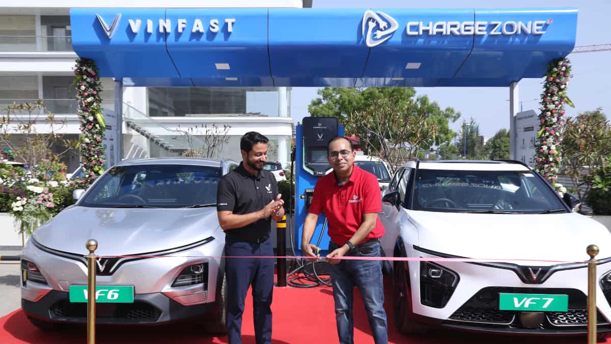 देश में EV चार्जिंग नेटवर्क को बड़ा बूस्ट, ये 2 कंपनियां मिलकर लगाएंगी 100 नए स्टेशन