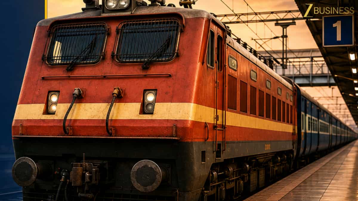 ट्रेन में की ये एक छोटी सी गलती तो पहुंच जाएंगे सीधे जेल, भारतीय रेलवे के ये काम के नियम आज ही जान लें