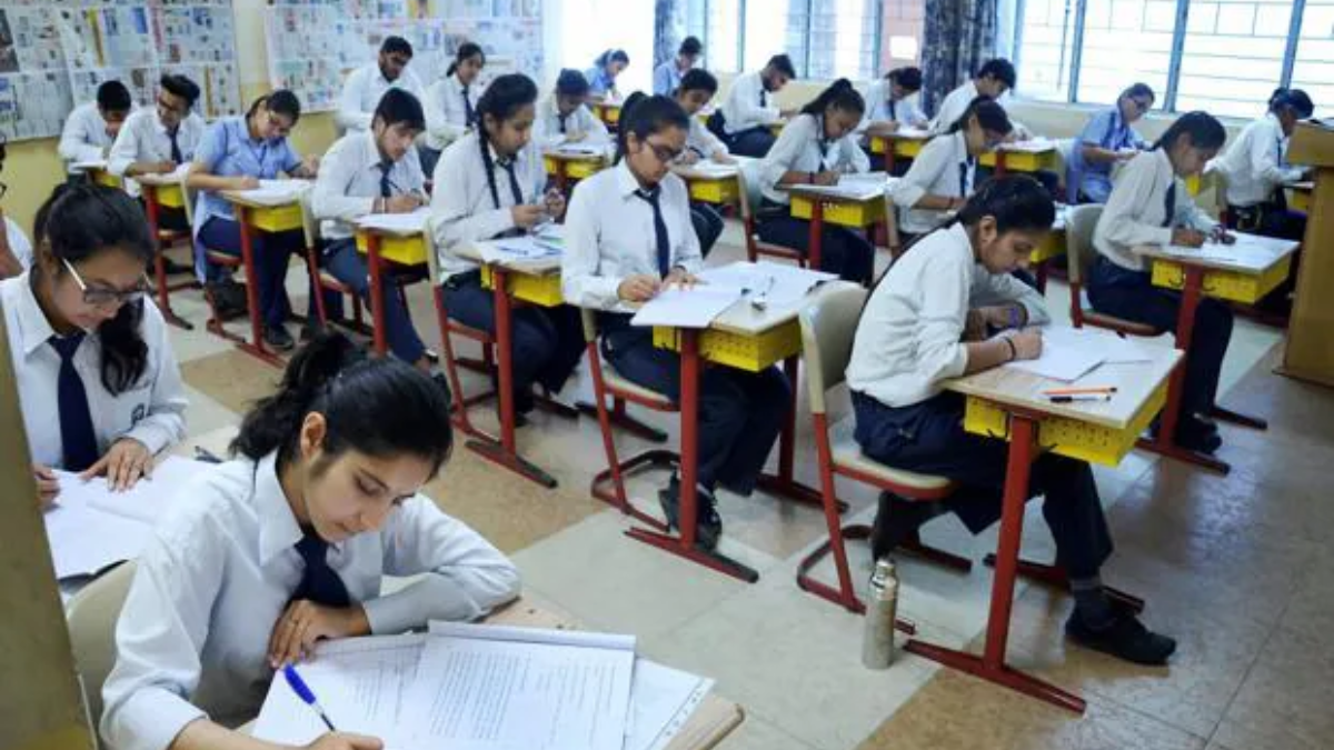 CBSE री-एवैल्यूएशन पोर्टल पर साइबर हमला, सरकार का बड़ा एक्शन, चेयरमैन और सेक्रेटरी का तबादला