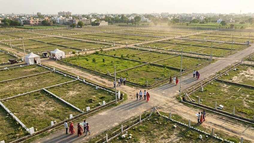GDA स्कीम: 14 लाख में प्लॉट खरीदने का आखिरी मौका, कॉर्नर-पार्क फेसिंग के लिए जेब ढीली, लगेगा 12% ज्यादा चार्ज