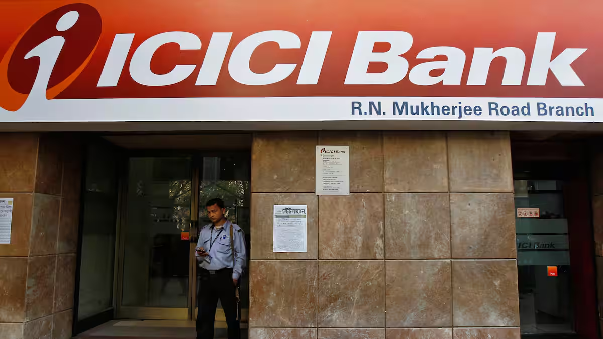 शुक्रवार को ICICI Bank का शेयर रहेगा फोकस में, SEBI ने भेजा है वॉर्निंग लेटर; Motilal Oswal ने शेयर पर दिया 40% ऊपर का टारगेट