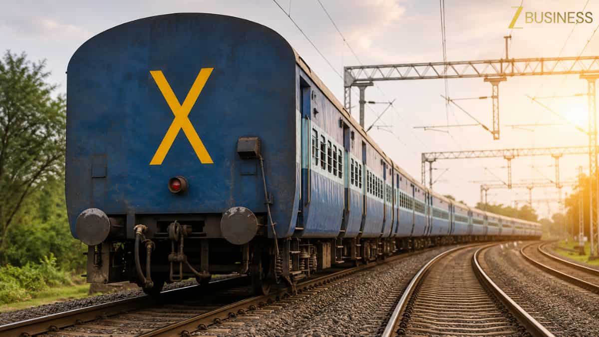 ट्रेन के आखिरी डिब्बे पर क्यों बना होता है 'X' का निशान? ये सिर्फ डिजाइन नहीं, इसके पीछे छिपा है सुरक्षा का बड़ा 'सीक्रेट'!