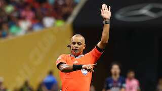 मैदान के असली 'बॉस': FIFA वर्ल्ड कप में एक रेफरी की कितनी होती है फीस? जानें 104 मैचों का 'सैलरी स्ट्रक्चर'
