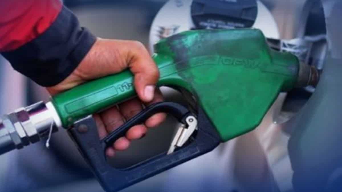 कच्चा तेल सस्ता, क्या अब घटेंगे पेट्रोल-डीजल के दाम? केंद्रीय मंत्री ने दिया बड़ा अपडेट