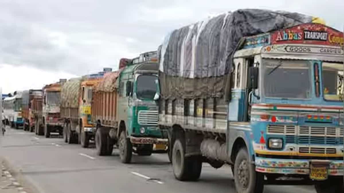 पुराने कमर्शियल वाहनों को बदलने पर मिलेगा 8% डिस्काउंट, अशोक लेलैंड और सरकार के बीच हुआ समझौता!