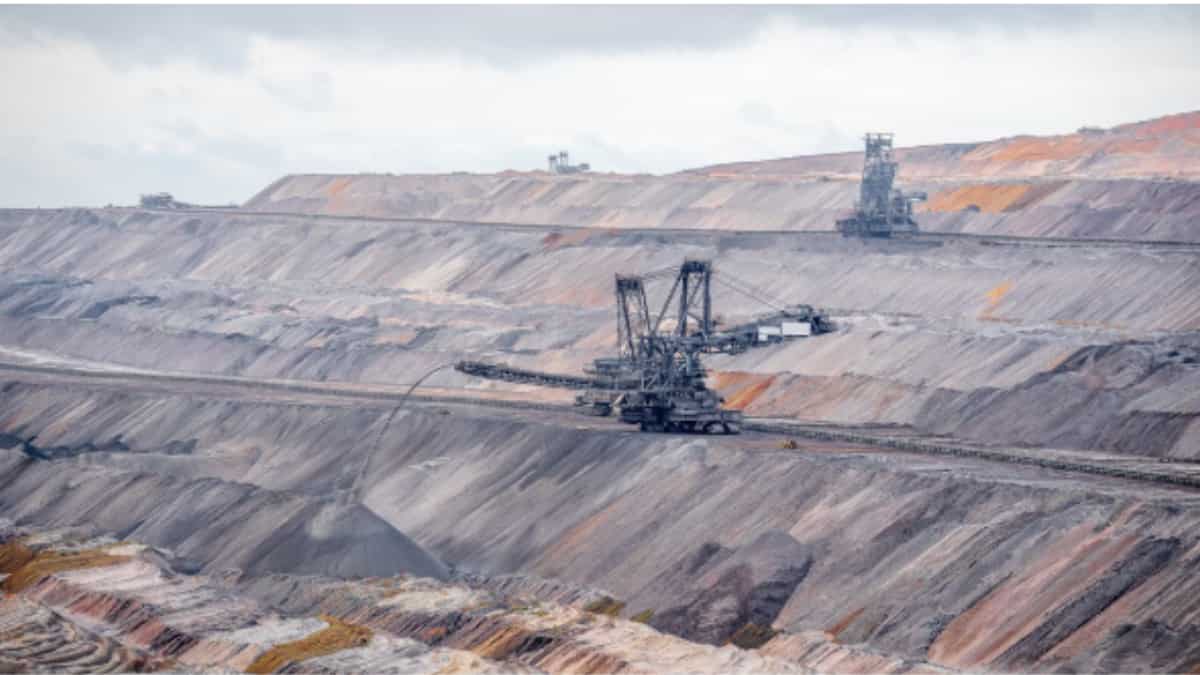 नवरत्न PSU EIL ने इस मिनीरत्न PSU के साथ की साझेदारी, क्रिटिकल मिनरल और Rare Earth एलिमेंट्स के लिए साइन किया MoA