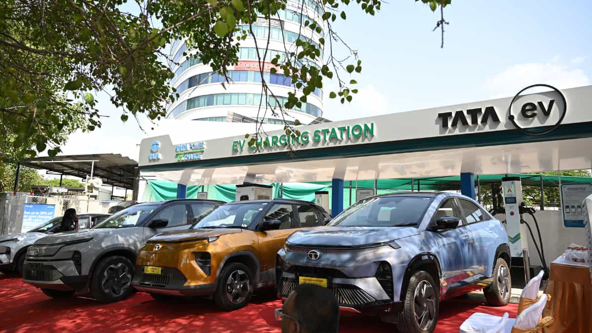 हैदराबाद में खुला पहला TATA.ev मेगाचार्जर हब, एक साथ 6 इलेक्ट्रिक व्हीकल होंगे चार्ज