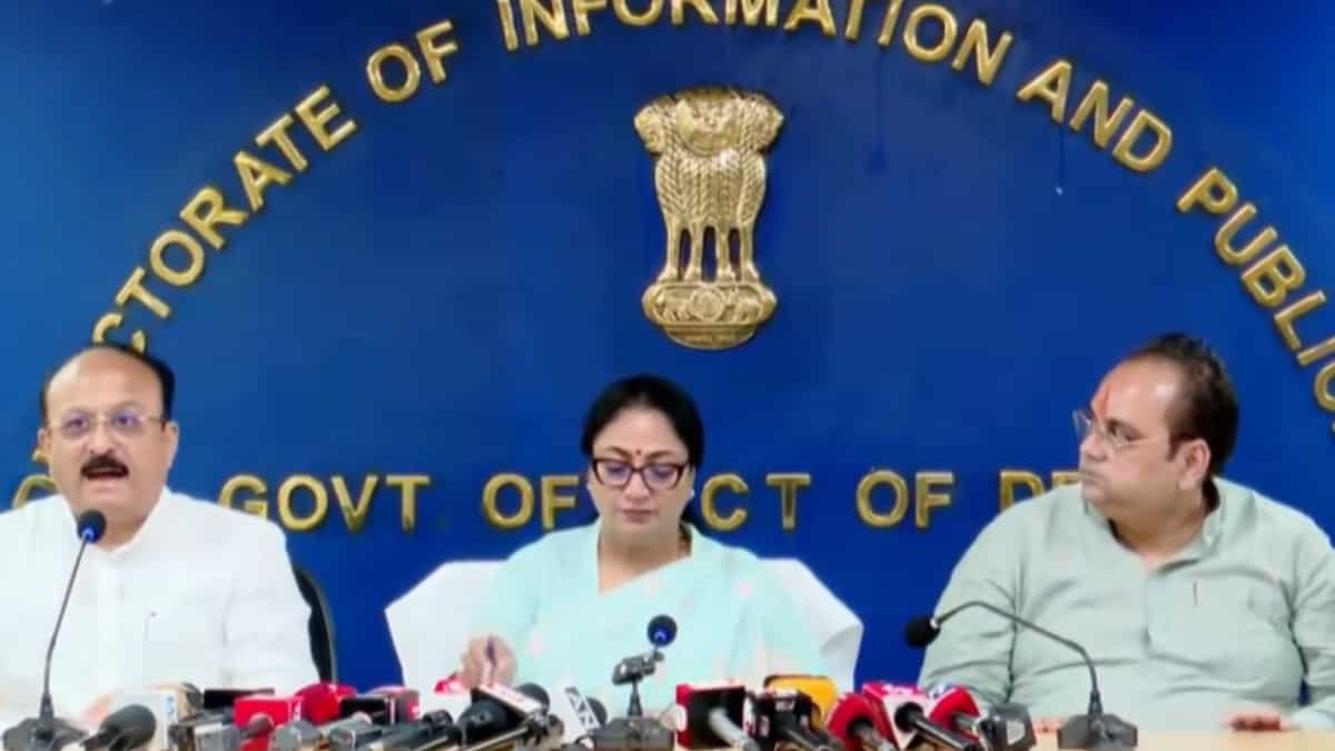 दिल्ली में इलेक्ट्रिक वाहनों पर बड़ा फैसला, नई EV पॉलिसी को मिली मंजूरी