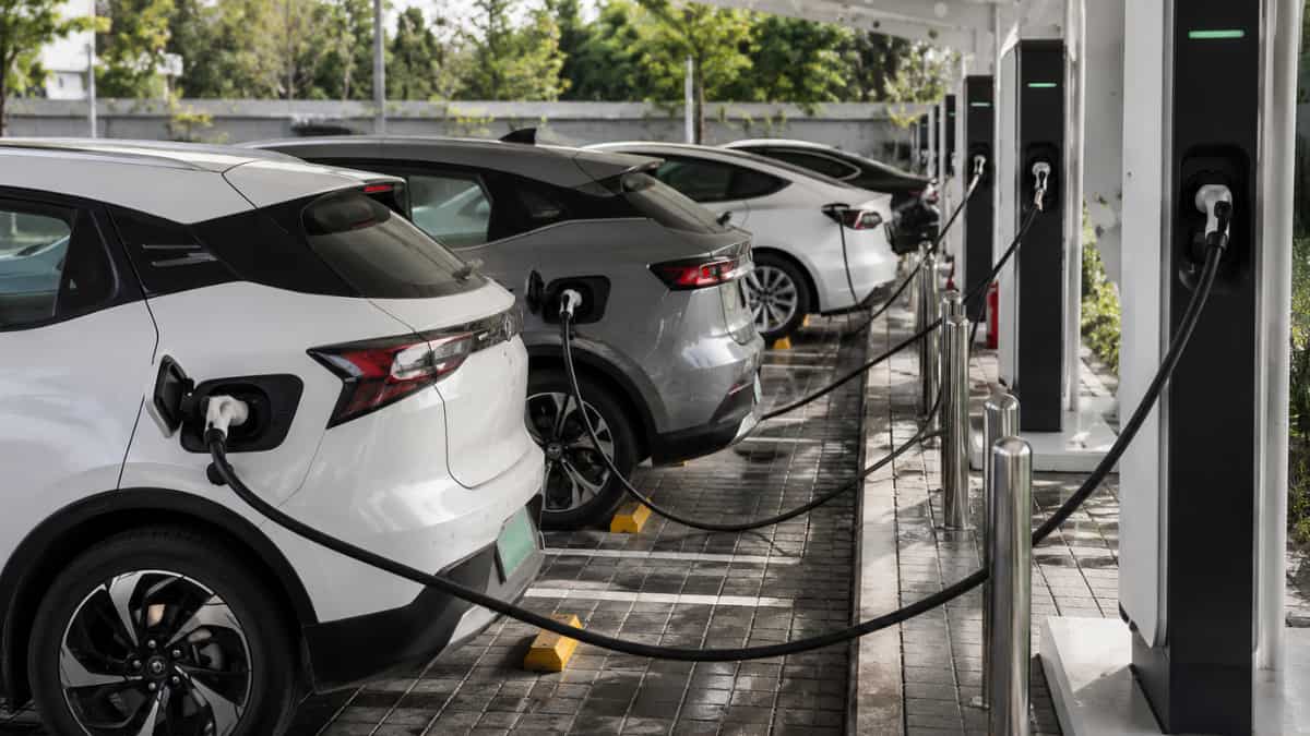 Battery-As-A-Service के साथ आती हैं ये 10 EV कार, बचता है बैटरी का पैसा, मिलते हैं 5 बड़े फायदे