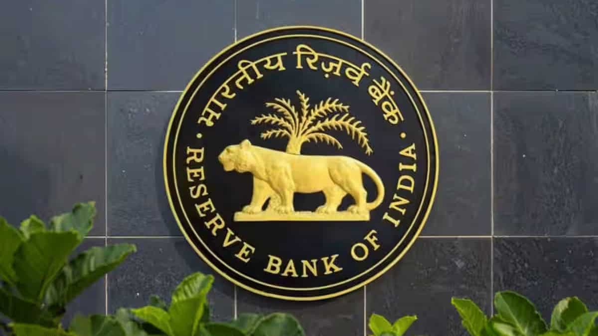 RBI इस शुक्रवार करेगा ₹32000 करोड़ के सरकारी बॉन्ड्स की नीलामी, आप भी लगा सकते हैं पैसे, जानें कैसे चलेगी प्रोसेस