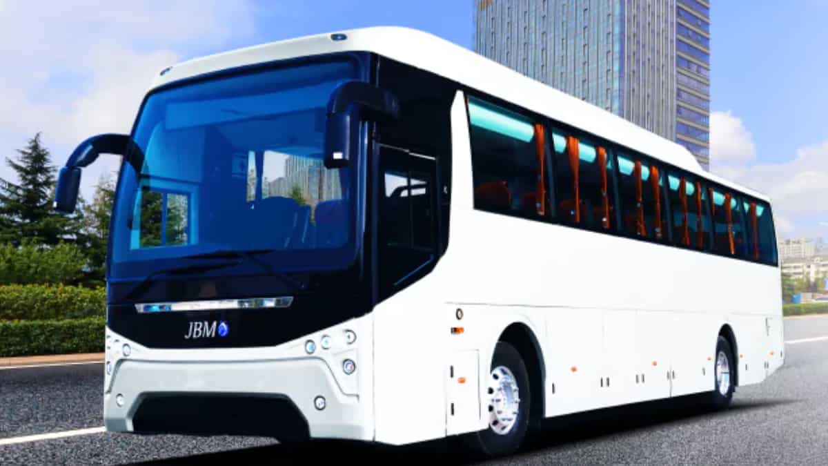 JBM Auto की नई इलेक्ट्रिक बस; 22 महाराजा रिक्लाइनिंग सीट्स, ADAS-ABS वाली सेफ्टी, जानें कम्फर्ट फीचर्स