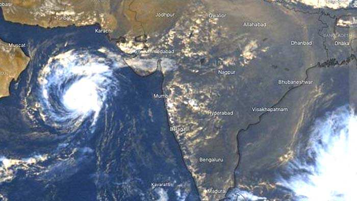 'महा', तूफान, साइक्लोन, मौसम विभाग, चक्रवाती तूफान, Cyclone Maha, IMD Alert, Severe Cyclone Maha, catastrophe, Gujarat Coast, Cyclone effect, IMD red Alert, Rain alert, Latest business news in Hindi, Cyclone Maha Update, Zee Business Hindi