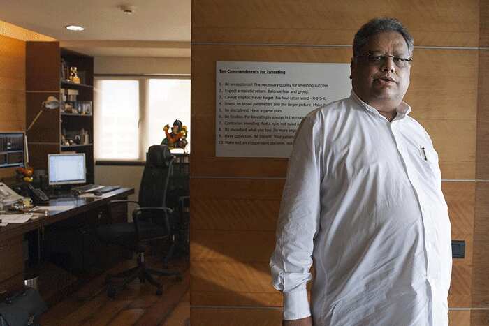 Rakesh Jhunjhunwala buy these stocks in red market