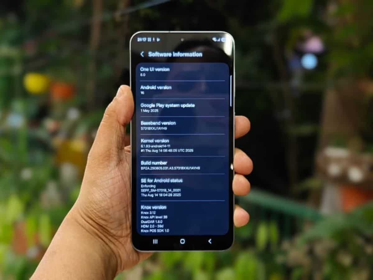 Samsung Galaxy S25 FE Review After month of use found out this flagship killer Should you buy it
